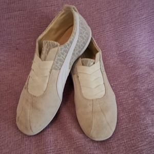 Women's Puma Sneakers